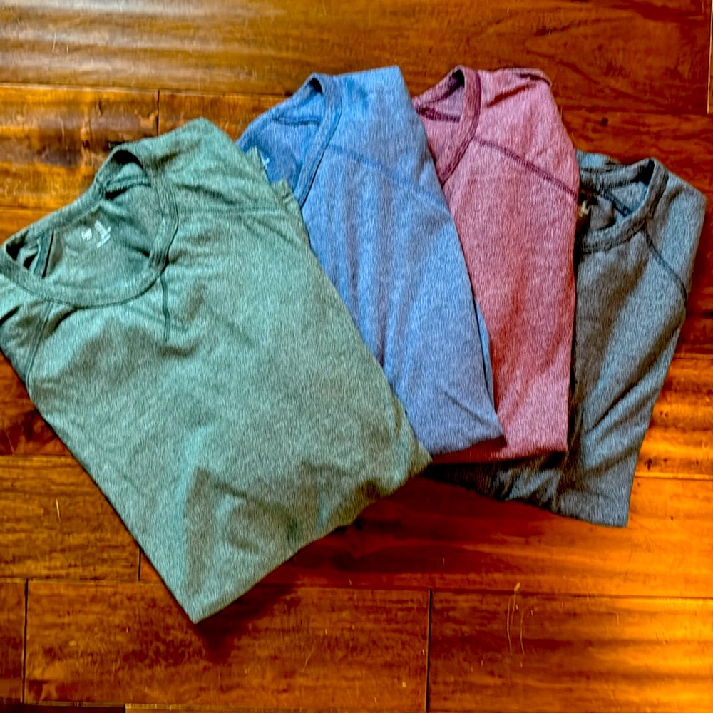4 XL Gap long sleeve t’s